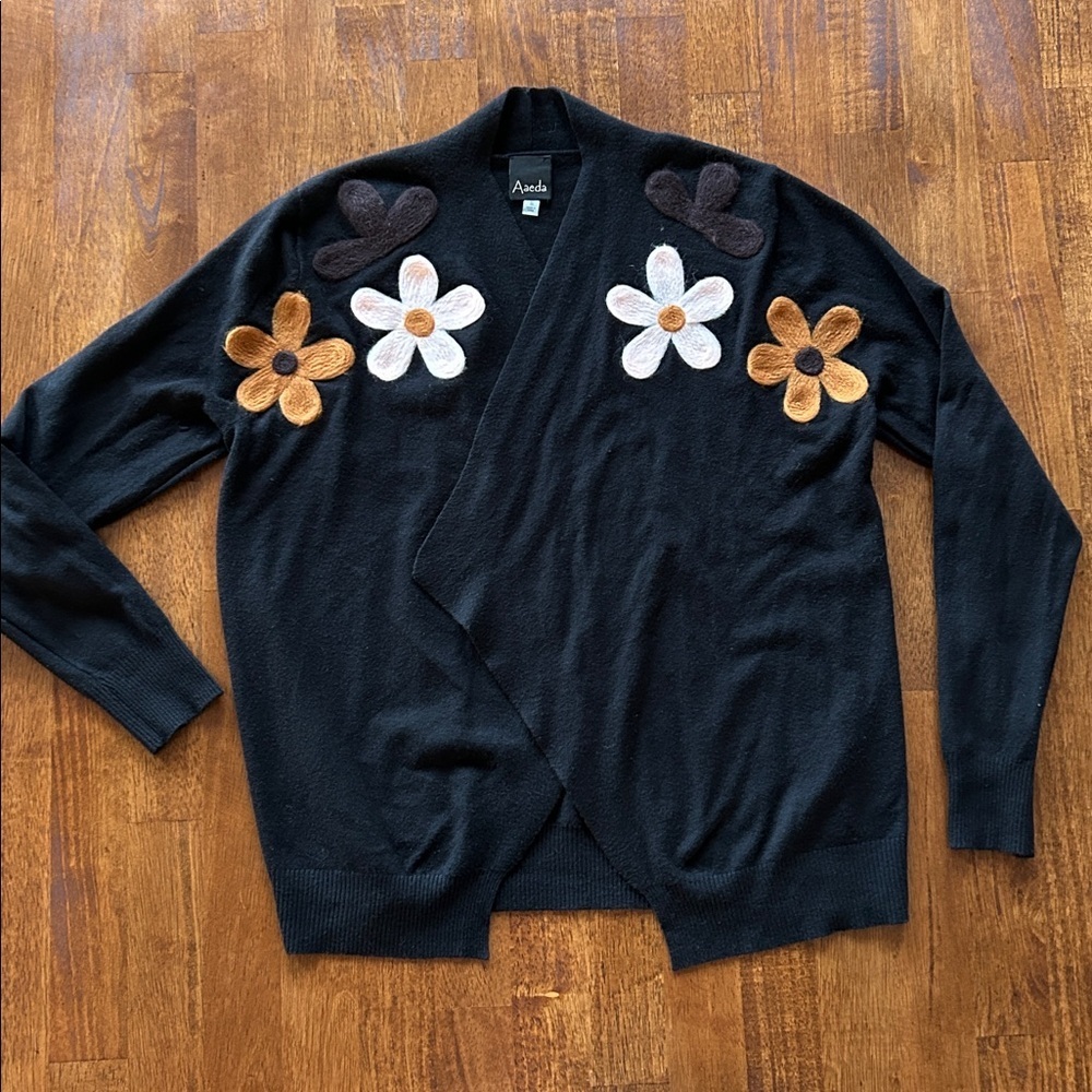 Aaeda women’s black floral Boho chic open front cardigan size small​​